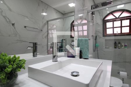 Casa à venda com 240m², 4 quartos e 2 vagasBanheiro 2