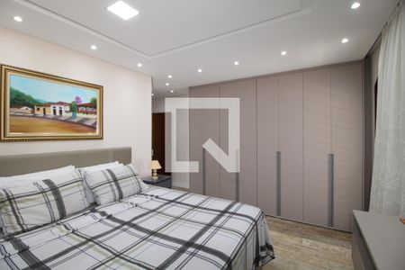 Casa à venda com 240m², 4 quartos e 2 vagasQuarto Suíte