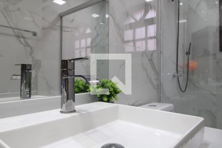 Casa à venda com 240m², 4 quartos e 2 vagasBanheiro da Suíte