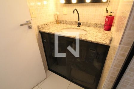 Casa à venda com 100m², 3 quartos e 1 vagaBanheiro do corredor