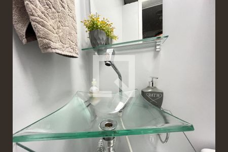 Casa à venda com 185m², 3 quartos e 2 vagas Casa à venda com 185m², 3 quartos e 2 vagasBanheiro área externa