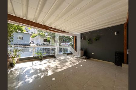 Casa à venda com 185m², 3 quartos e 2 vagas Casa à venda com 185m², 3 quartos e 2 vagasVaranda Quarto 2