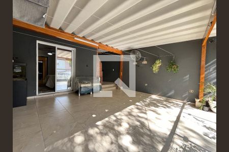 Casa à venda com 185m², 3 quartos e 2 vagas Casa à venda com 185m², 3 quartos e 2 vagasVaranda Quarto 2