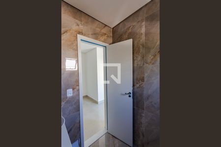 Apartamento à venda com 140m², 3 quartos e 4 vagas Apartamento à venda com 140m², 3 quartos e 4 vagasBanheiro da Suíte