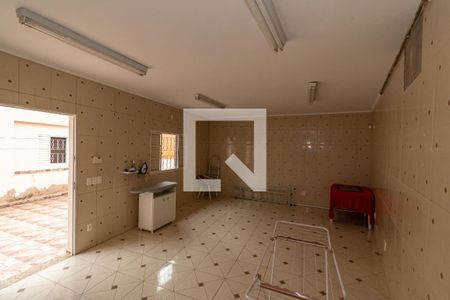 Casa à venda com 190m², 3 quartos e 3 vagas Casa à venda com 190m², 3 quartos e 3 vagasEdícula Fundos