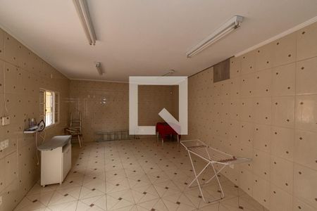 Casa à venda com 190m², 3 quartos e 3 vagas Casa à venda com 190m², 3 quartos e 3 vagasEdícula Fundos