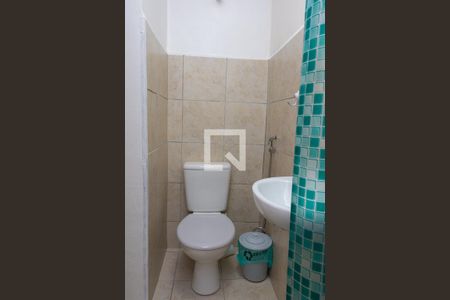 Banheiro de casa para alugar com 1 quarto, 30m² em Caxingui, São Paulo