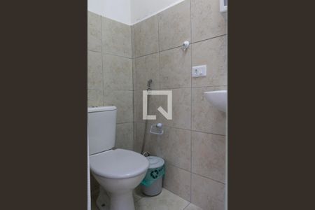 Banheiro de casa para alugar com 1 quarto, 30m² em Caxingui, São Paulo