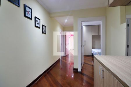 Apartamento para alugar com 309m², 4 quartos e 4 vagasCorredor