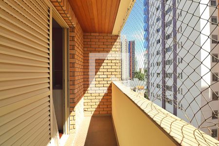 Apartamento para alugar com 309m², 4 quartos e 4 vagasSuíte 4 - Varanda do Quarto 4