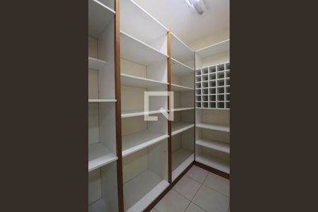 Apartamento para alugar com 309m², 4 quartos e 4 vagasDespensa