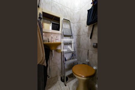 Apartamento à venda com 67m², 2 quartos e sem vaga Apartamento à venda com 67m², 2 quartos e sem vagaBanheiro de serviço