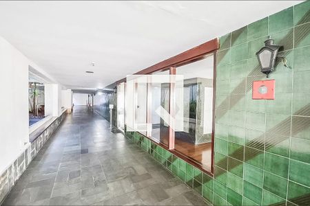 Apartamento à venda com 78m², 2 quartos e 1 vagaPortaria