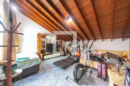 Casa à venda com 234m², 3 quartos e 4 vagasSótão