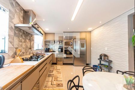 Casa à venda com 234m², 3 quartos e 4 vagasCozinha 