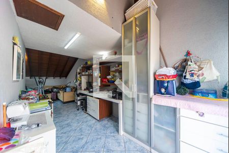 Casa à venda com 234m², 3 quartos e 4 vagasSótão