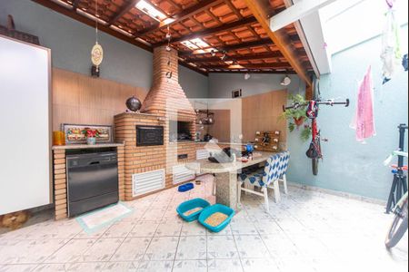 Casa à venda com 234m², 3 quartos e 4 vagasÁrea Gourmet e Quintal 