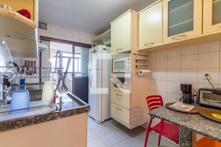 Apartamento à venda com 92m², 2 quartos e 2 vagasCozinha
