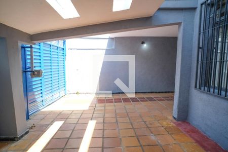 Casa à venda com 155m², 4 quartos e 2 vagas Casa à venda com 155m², 4 quartos e 2 vagasGaragem