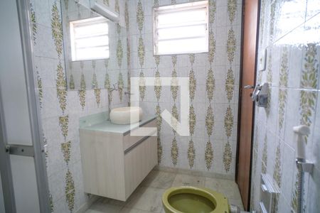 Casa à venda com 155m², 4 quartos e 2 vagas Casa à venda com 155m², 4 quartos e 2 vagasBanheiro da Suíte 2