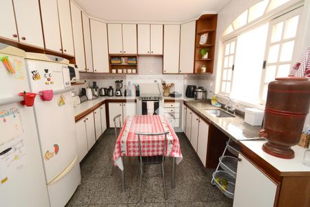 Casa à venda com 500m², 4 quartos e 3 vagasCozinha