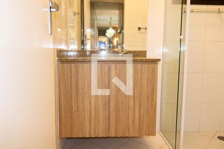 Apartamento à venda com 64m², 2 quartos e 1 vaga Apartamento à venda com 64m², 2 quartos e 1 vagaBanheiro Social