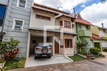 Casa de condomínio à venda com 170m², 3 quartos e 1 vaga Casa de condomínio à venda com 170m², 3 quartos e 1 vagaFachada