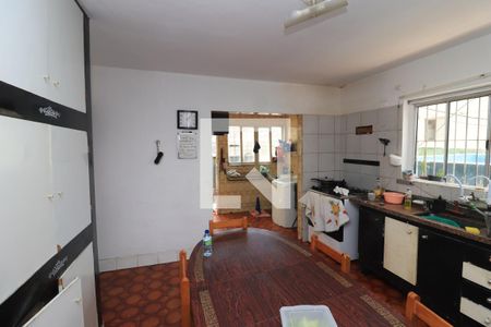 Casa à venda com 500m², 5 quartos e 8 vagasCozinha