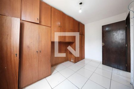 Quarto 2 de apartamento para alugar com 2 quartos, 55m² em Vila Sílvia, São Paulo