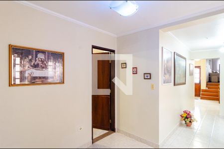 Casa à venda com 300m², 3 quartos e 1 vaga Casa à venda com 300m², 3 quartos e 1 vagaCorredor