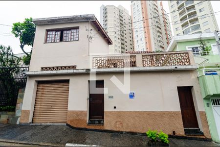 Casa à venda com 300m², 3 quartos e 1 vaga Casa à venda com 300m², 3 quartos e 1 vagaFachada