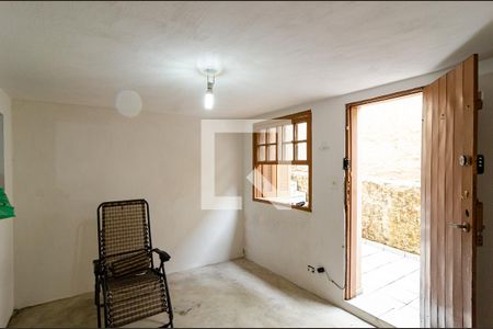 Casa à venda com 300m², 3 quartos e 1 vaga Casa à venda com 300m², 3 quartos e 1 vagaPorão