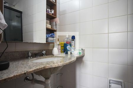 Apartamento à venda com 82m², 3 quartos e 2 vagas Apartamento à venda com 82m², 3 quartos e 2 vagasBanheiro Suíte