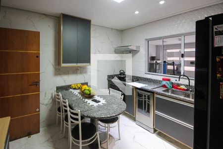 Casa à venda com 120m², 3 quartos e 4 vagas Casa à venda com 120m², 3 quartos e 4 vagasCozinha