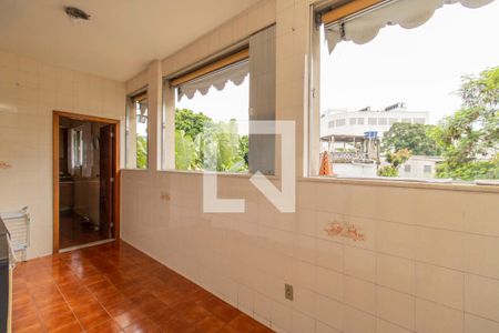 Apartamento à venda com 176m², 3 quartos e 2 vagas Apartamento à venda com 176m², 3 quartos e 2 vagasÁrea de Serviço