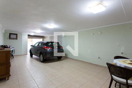 Casa à venda com 219m², 3 quartos e 3 vagas Casa à venda com 219m², 3 quartos e 3 vagasGaragem