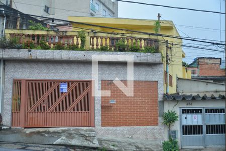 Casa para alugar com 196m², 4 quartos e 2 vagasFachada