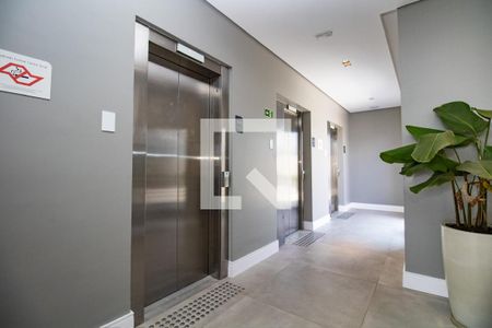 Studio à venda com 24m², 1 quarto e sem vaga Studio à venda com 24m², 1 quarto e sem vagaÁrea comum - Hall dos elevadores, piso tátil