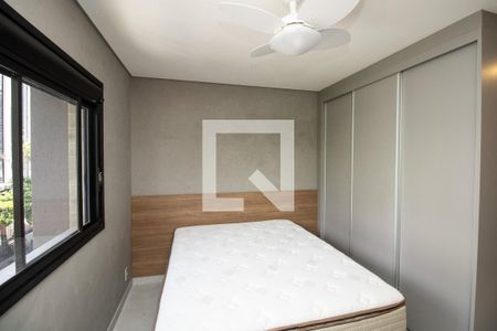 Quarto, cama de casal e armário  de kitnet/studio para alugar com 1 quarto, 24m² em Vila Olímpia, São Paulo