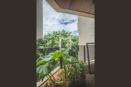 Apartamento à venda com 97m², 4 quartos e 2 vagas Apartamento à venda com 97m², 4 quartos e 2 vagasVaranda