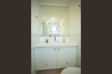 Apartamento à venda com 97m², 4 quartos e 2 vagas Apartamento à venda com 97m², 4 quartos e 2 vagasBanheiro Suíte