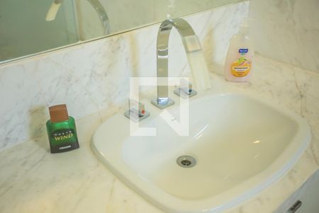 Apartamento à venda com 97m², 4 quartos e 2 vagas Apartamento à venda com 97m², 4 quartos e 2 vagasBanheiro Suíte