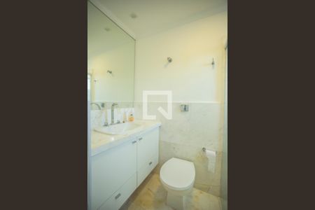 Apartamento à venda com 97m², 4 quartos e 2 vagas Apartamento à venda com 97m², 4 quartos e 2 vagasBanheiro Suíte