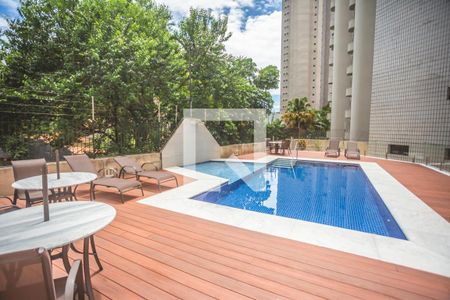 Apartamento à venda com 97m², 4 quartos e 2 vagas Apartamento à venda com 97m², 4 quartos e 2 vagasÁrea comum - Piscina