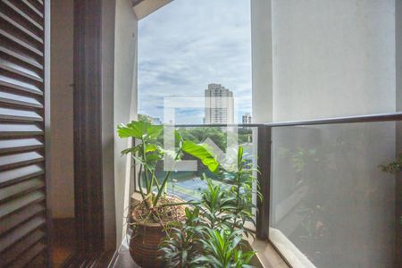 Apartamento à venda com 97m², 4 quartos e 2 vagas Apartamento à venda com 97m², 4 quartos e 2 vagasVaranda