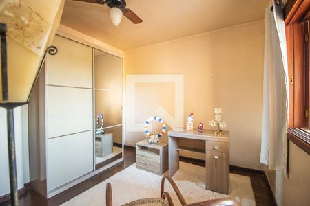 Casa à venda com 300m², 4 quartos e 2 vagas Casa à venda com 300m², 4 quartos e 2 vagasEscritório