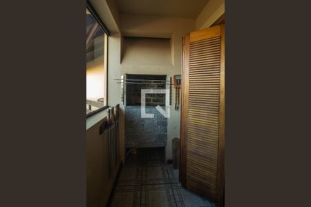 Casa à venda com 300m², 4 quartos e 2 vagas Casa à venda com 300m², 4 quartos e 2 vagasÁrea comum - Churrasqueira