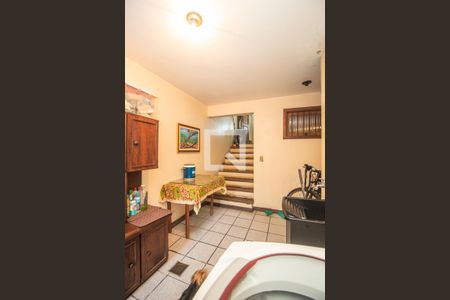 Casa à venda com 300m², 4 quartos e 2 vagas Casa à venda com 300m², 4 quartos e 2 vagasLavanderia