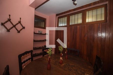 Casa à venda com 300m², 4 quartos e 2 vagas Casa à venda com 300m², 4 quartos e 2 vagasSala 4