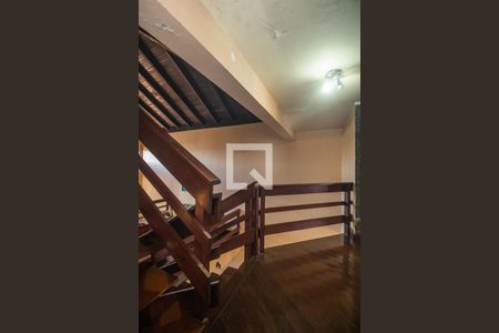 Casa à venda com 300m², 4 quartos e 2 vagas Casa à venda com 300m², 4 quartos e 2 vagasCorredor